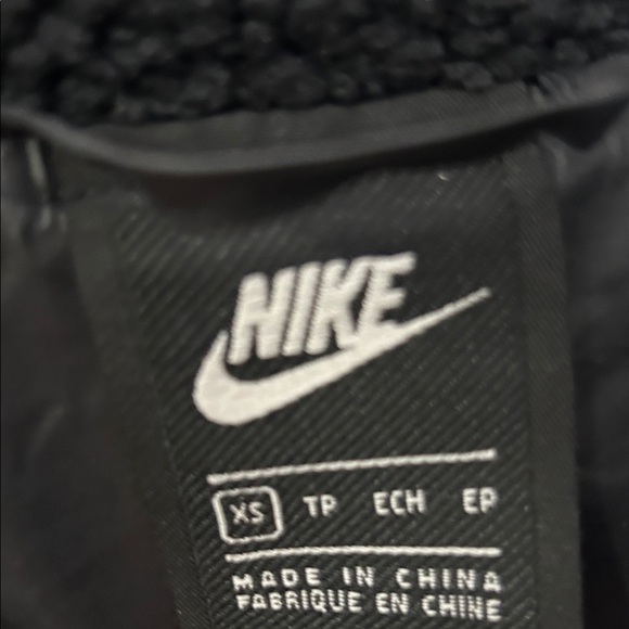 Nike Fleece Black and Blue Quilted Bomber Jacket - Picture 2 of 4